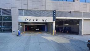 Cheapestairportparking Parking -Queens Crossing LAZ PARK and FLY  LGA Airport Covered Valet Airport Parking