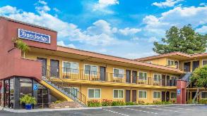 Cheapestairportparking Parking -Travelodge by Wyndham Burbank Airport Parking